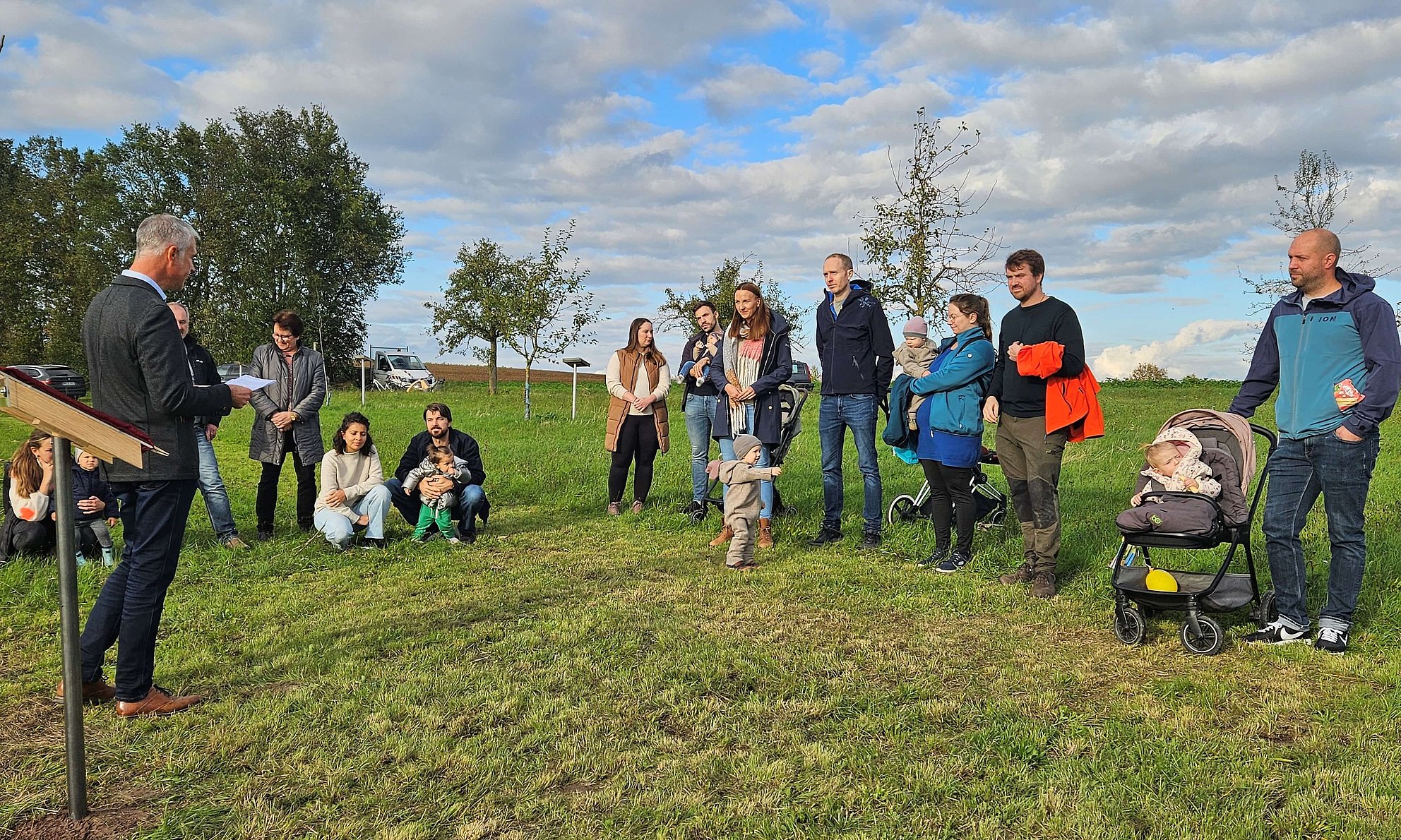 Pflanzen des Jahrgangsbaumes 2023 in Stebbach