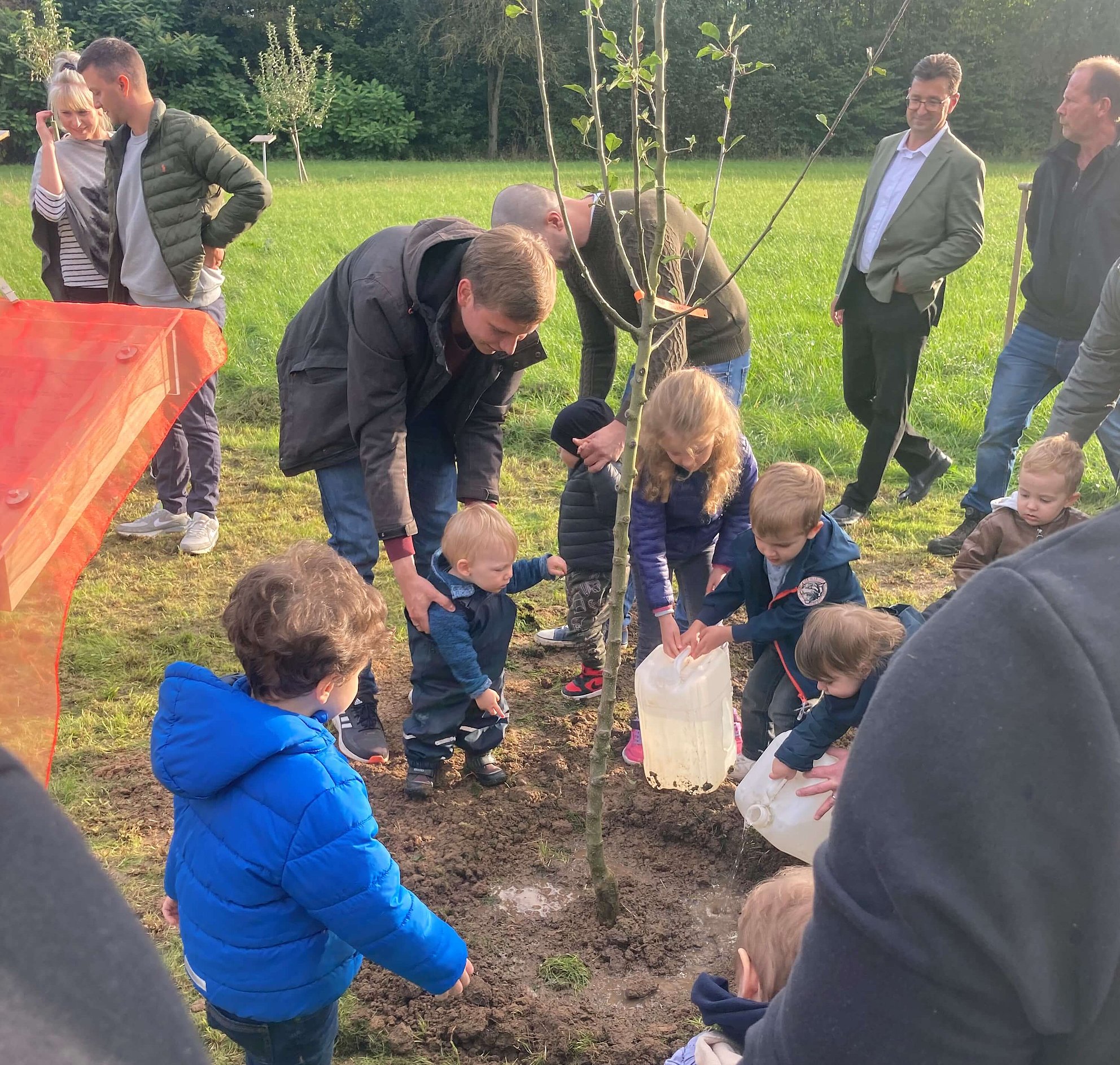 Pflanzen des Jahrgangsbaumes 2023 in Gemmingen