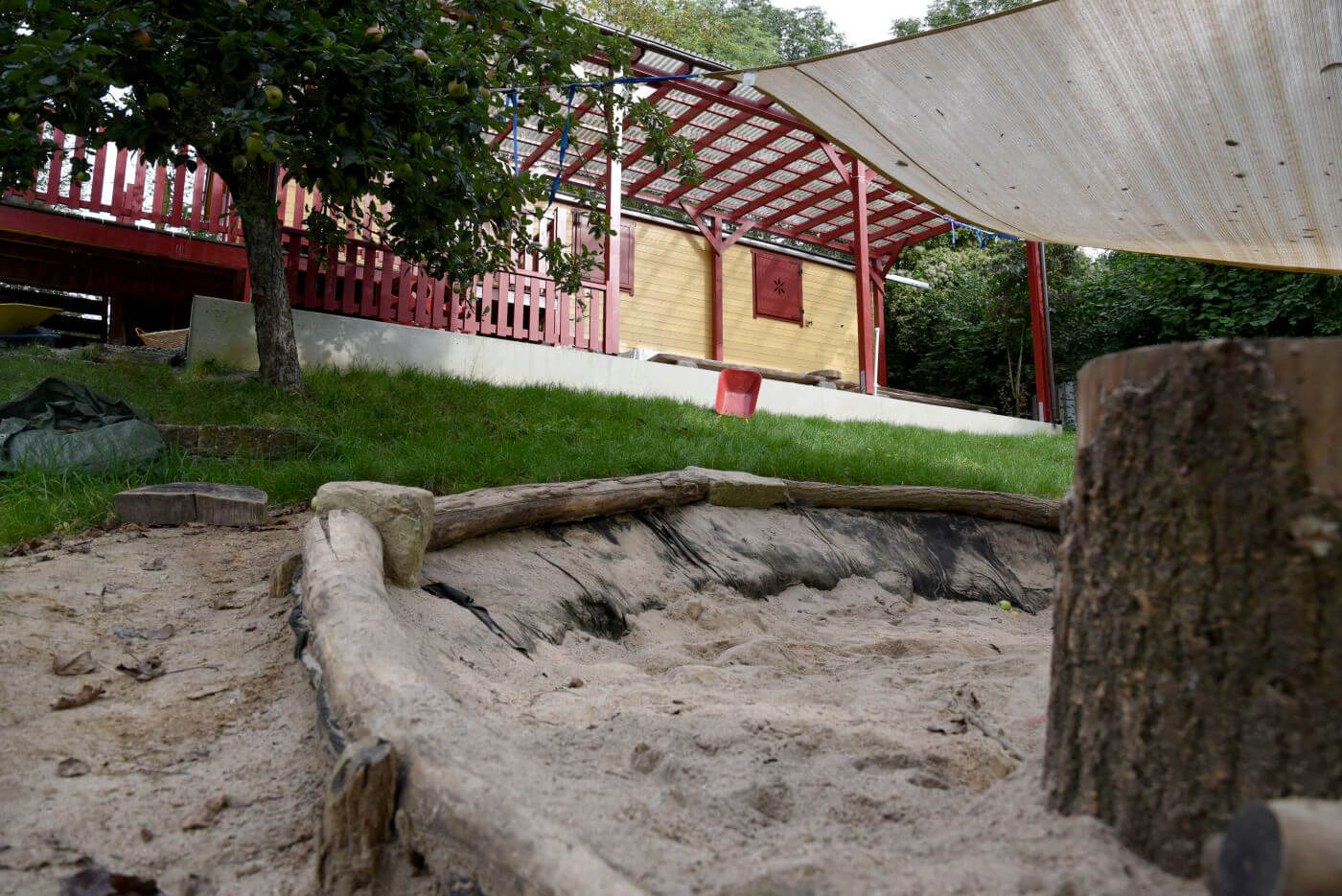 Sandkiste beim Naturkindergarten Stebbach